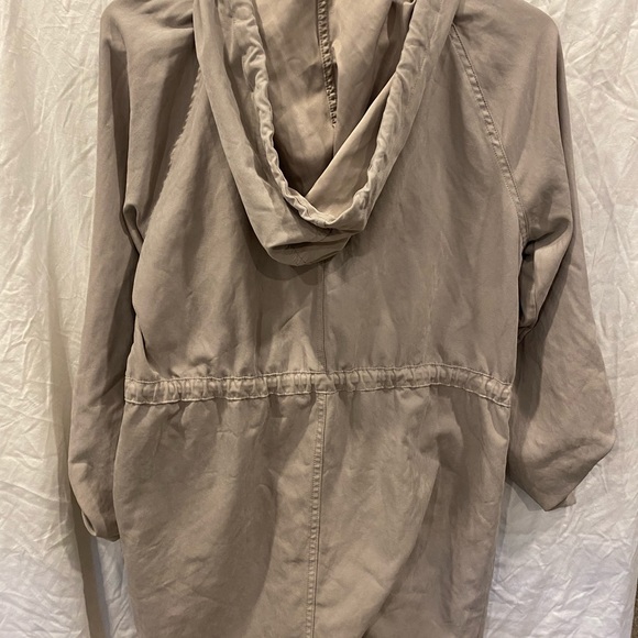 Tan light jacket - Picture 3 of 4